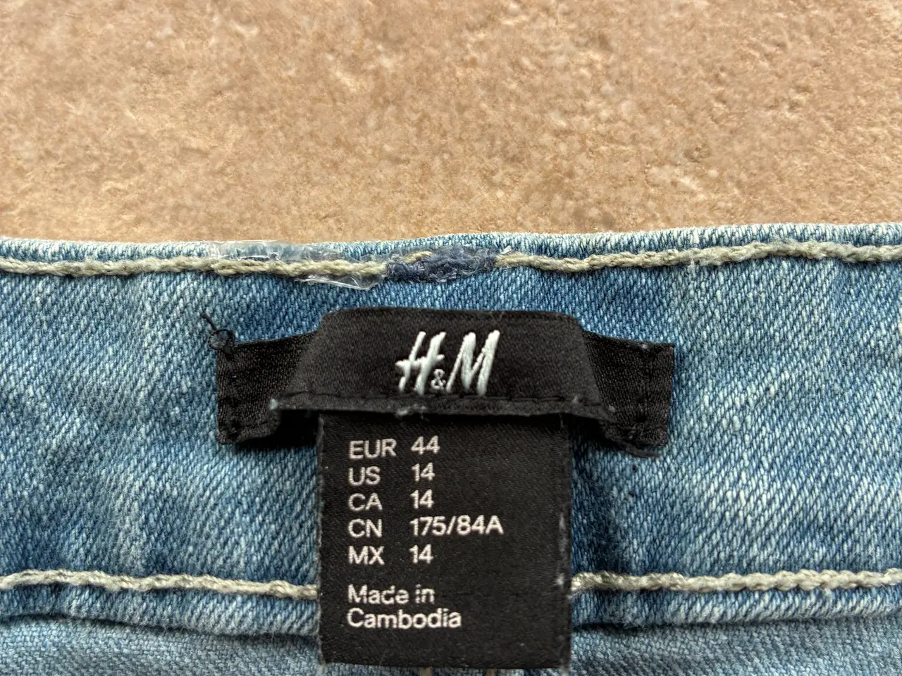 Billede 4 - H&M denim shorts str. 44