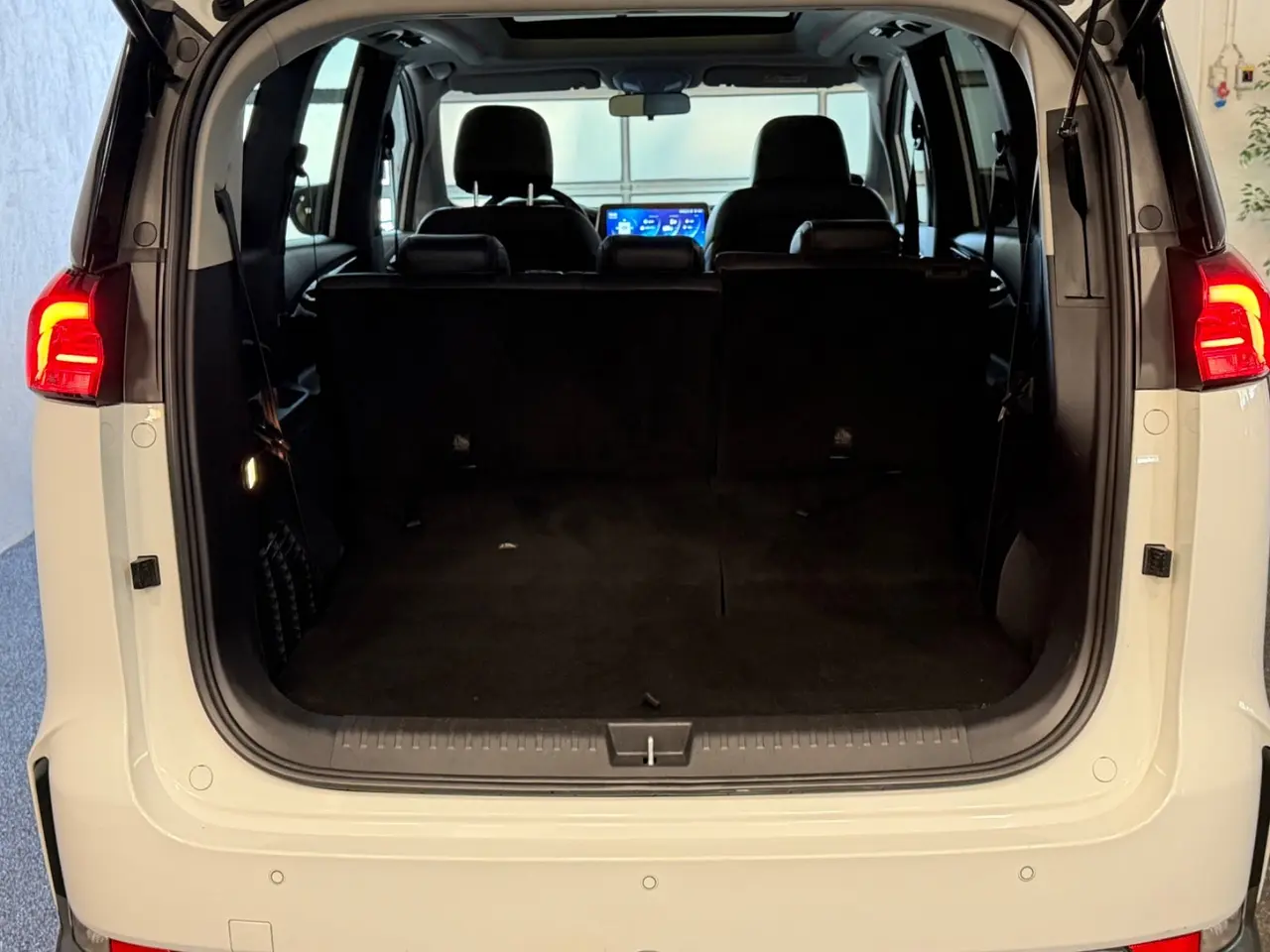 Billede 13 - Maxus Euniq5 52 Exclusive 7prs
