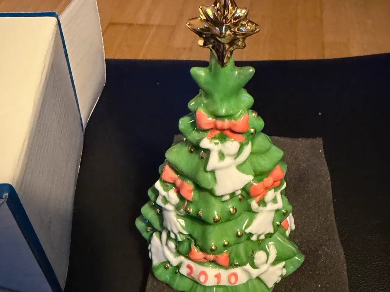 Billede 1 - Royal års juletræ 2010 i original æske