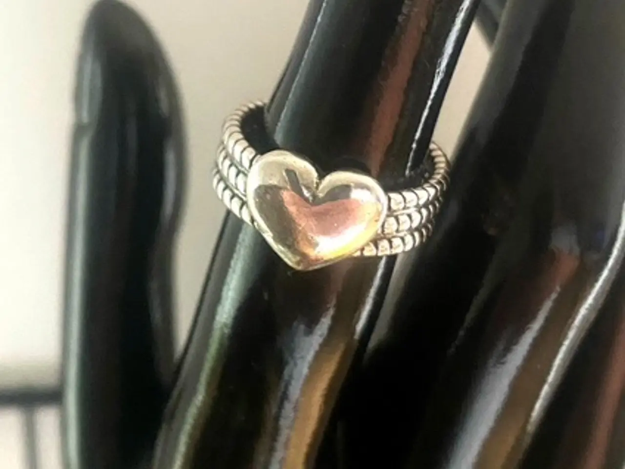 Billede 1 - * Sterlingsølv; Smuk fingerring - med to hjerter