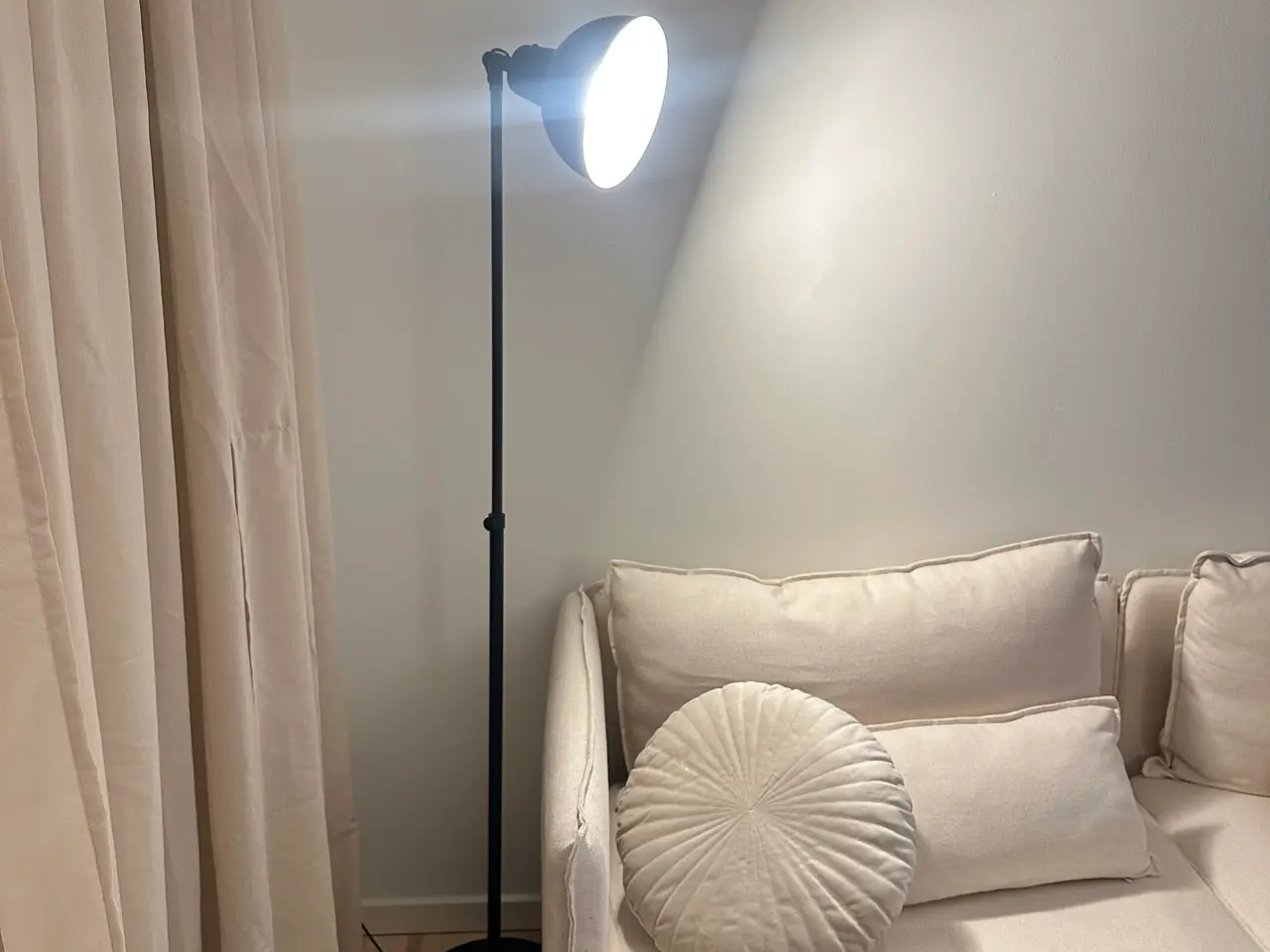 Billede 1 - Studio Gulvlampe i mat sort