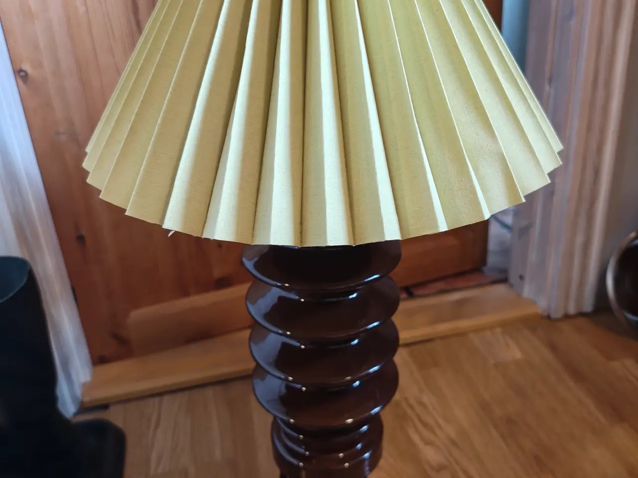 Billede 3 - En lampe lavet af elklokker sælges