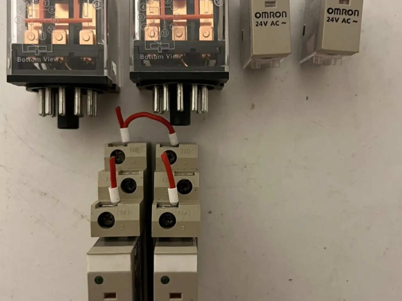Billede 1 - Omron relæ parti 24V AC/DC MK3P-I + Sockets parti