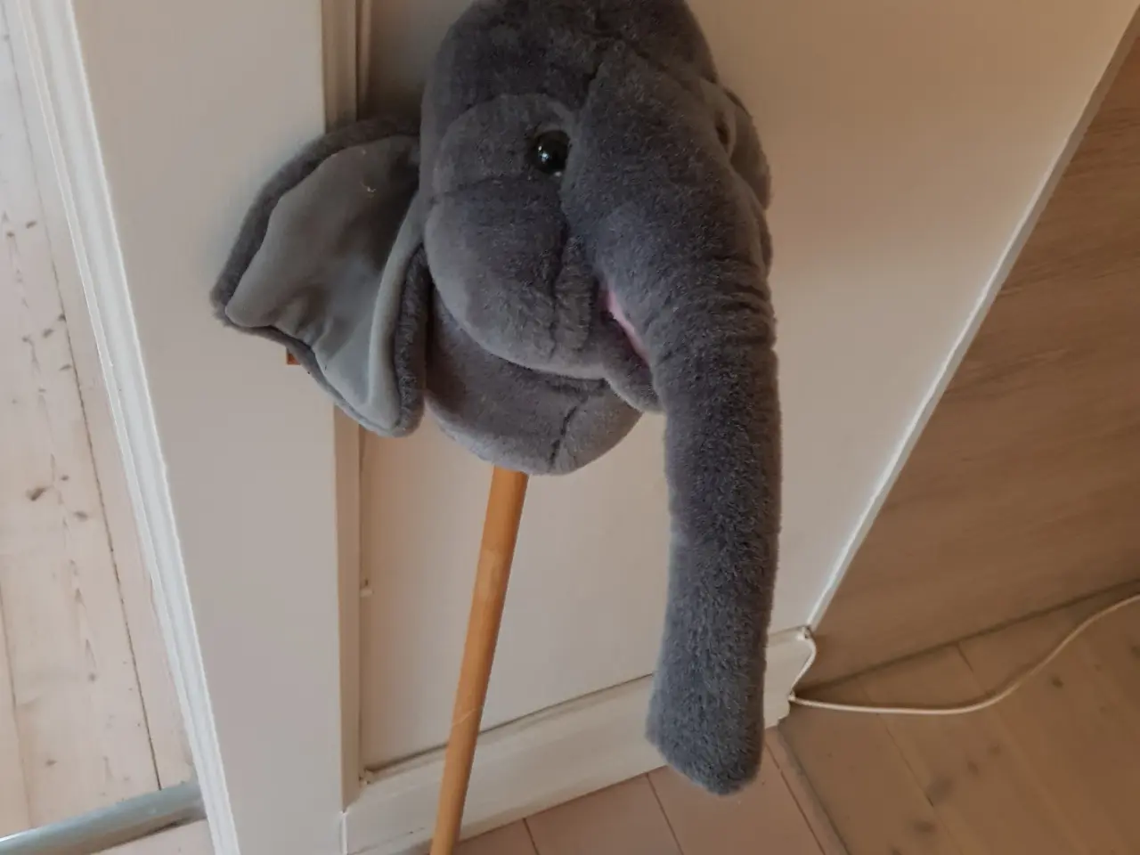 Billede 1 - Kæphest som elefant