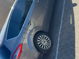 Billig Ford S Max sælges.