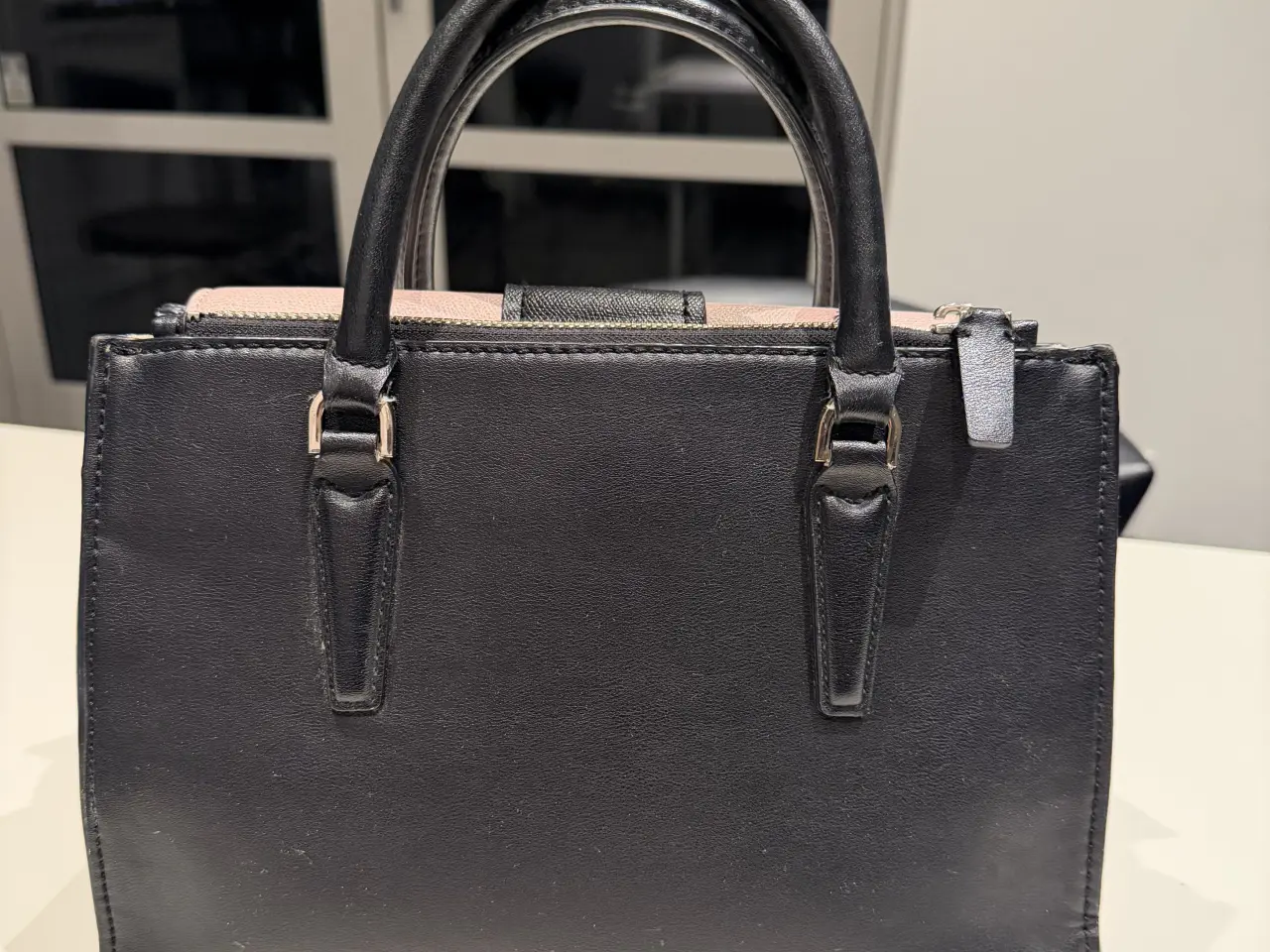 Billede 3 - Elegant Guess håndtaske med matchende pung/clutch