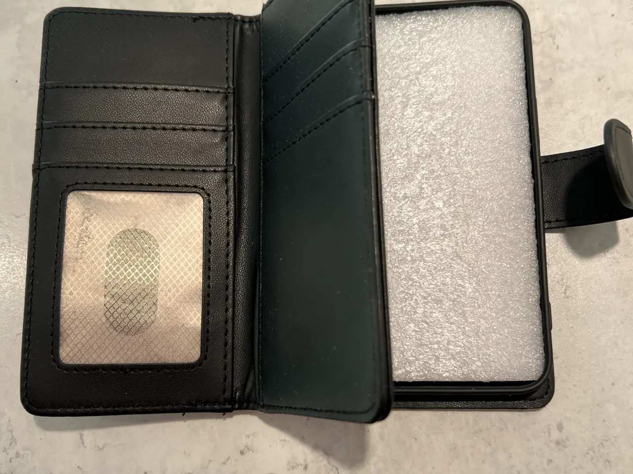 Billede 1 - Mobil cover I Phone 13 sælges helt nyt.
