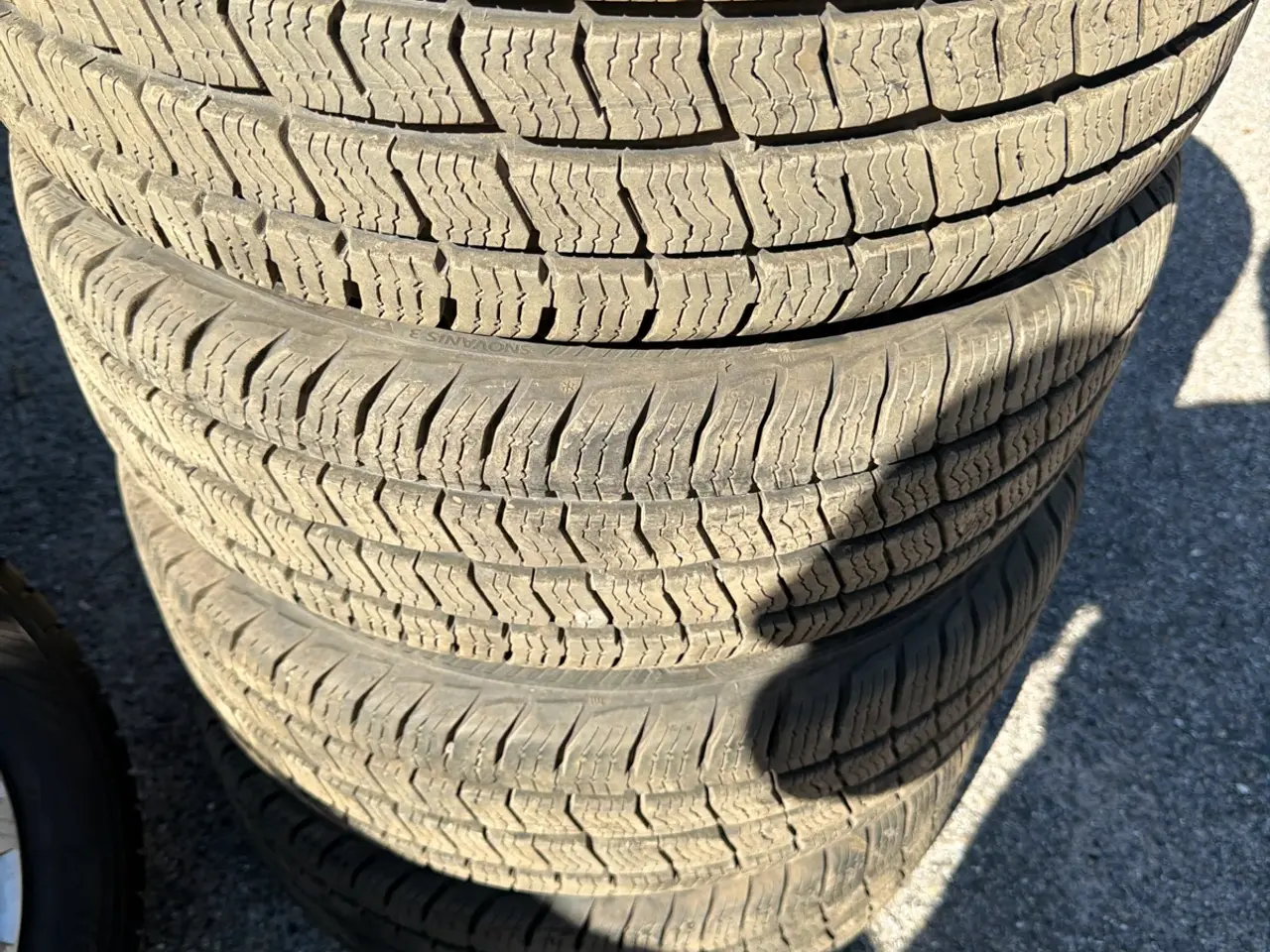 Billede 4 - Mercedes vito fælge til salg . Mønstre som ny