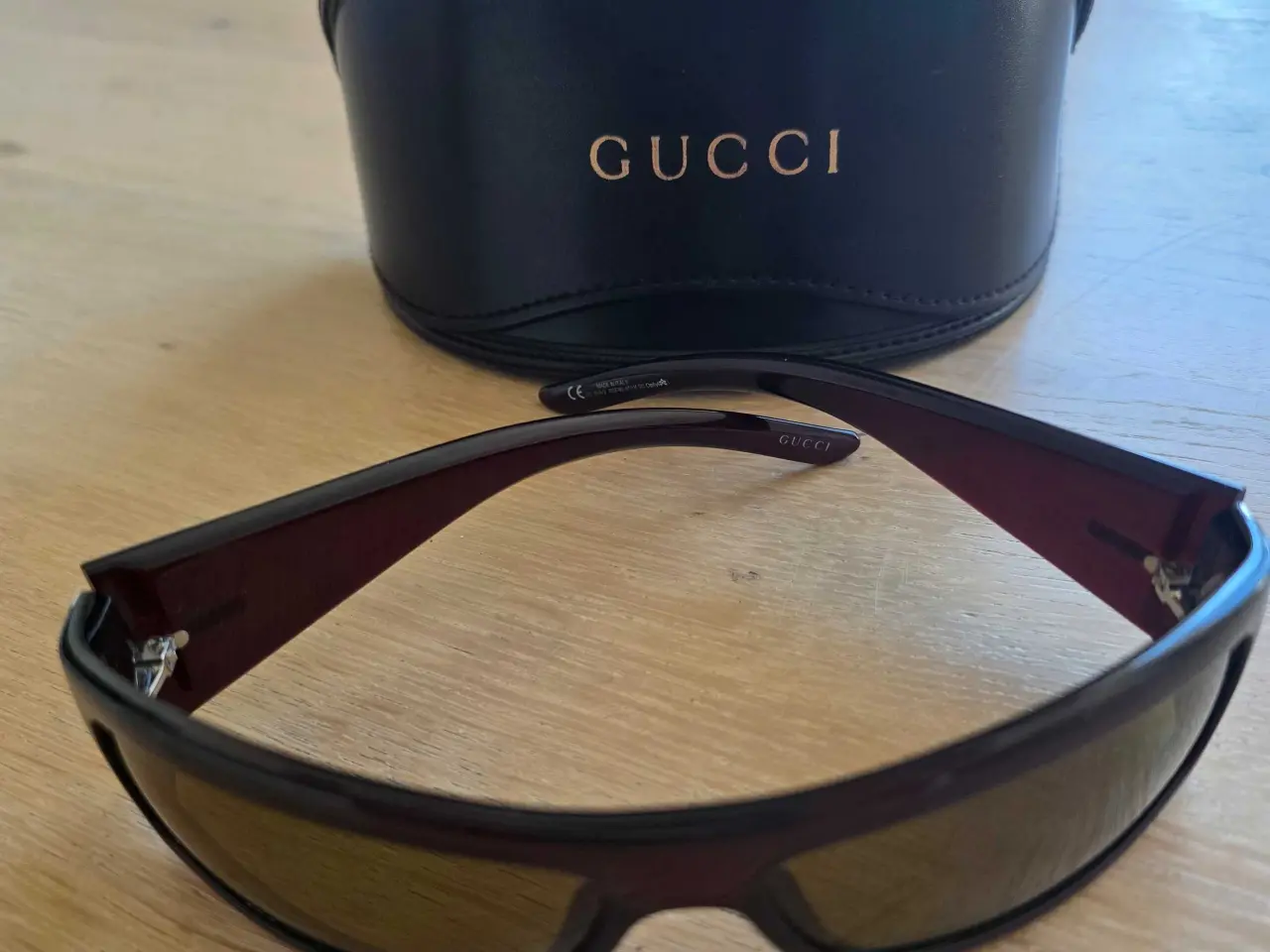 Billede 1 - Gucci solbriller med etui