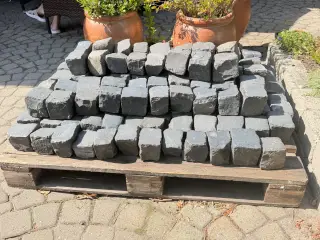 Granit chausse sten