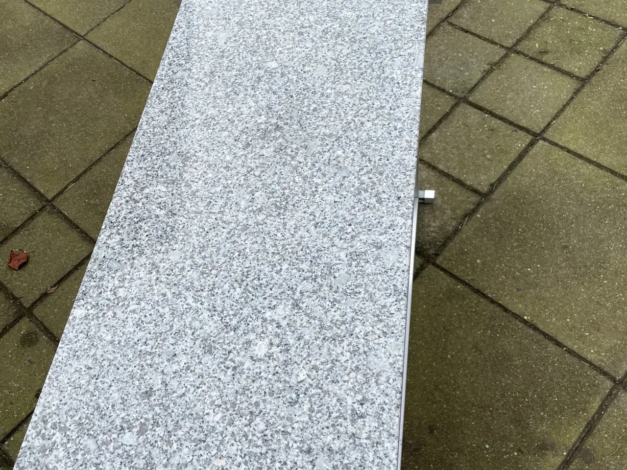 Billede 2 - Helt NY, Granit vindues karm, del af par