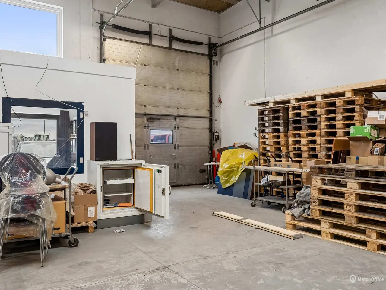 Billede 2 - 403m² højloftet lager på Avedøre Holme