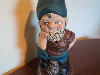 Haveskulptur Nisse Figur Blå Hatte Brun Jakke
