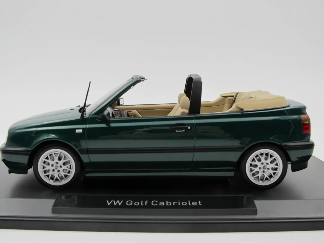 Billede 3 - 1995 VW Golf III Cabriolet High Line 1:18 