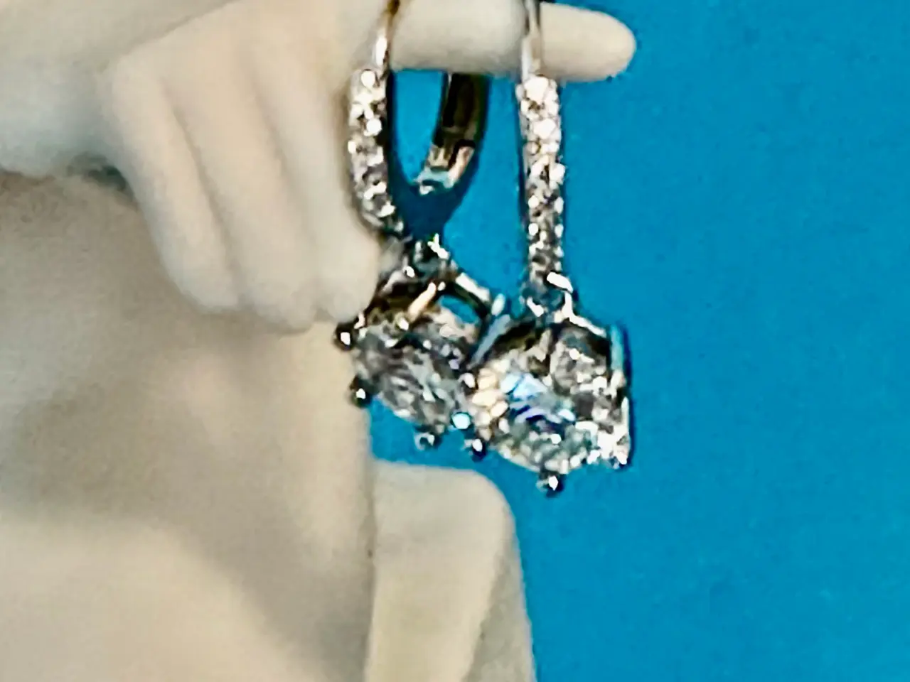 Billede 9 - Nye sølvøreringe med 1 karat moissanite i hver.