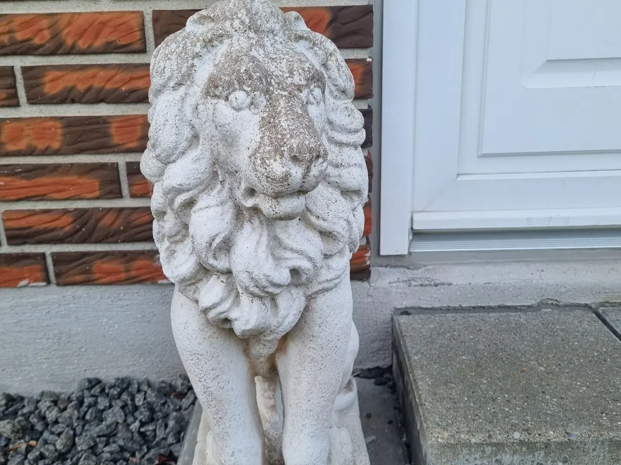 Billede 1 - 🦁 2 smukke betonløve kan blive dine