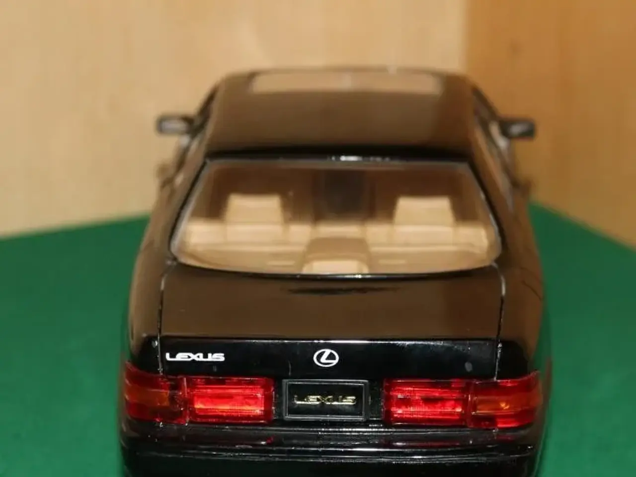 Billede 3 - LEXUS LS 400 1/18