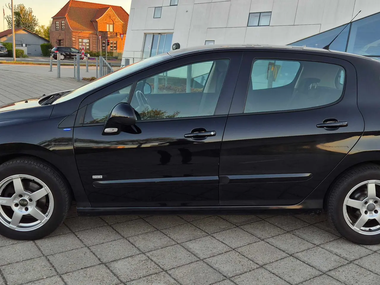Billede 2 - Peugeot 308 pæn og velholdt økonomisk partikelfilt