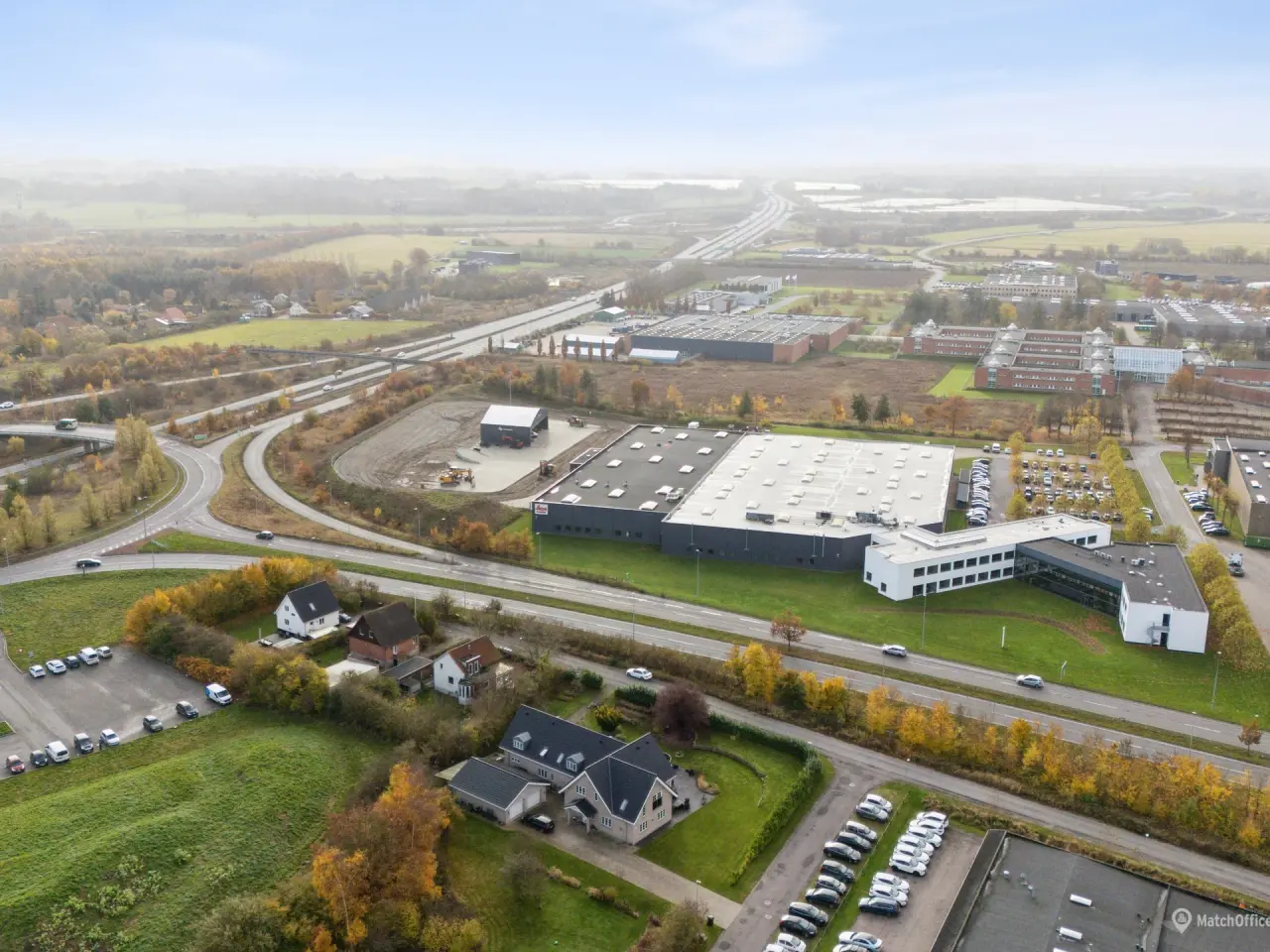 Billede 2 - Rummelig lagerejendom beliggende i Odense med direkte adgang til E20 Fynske Motorvej