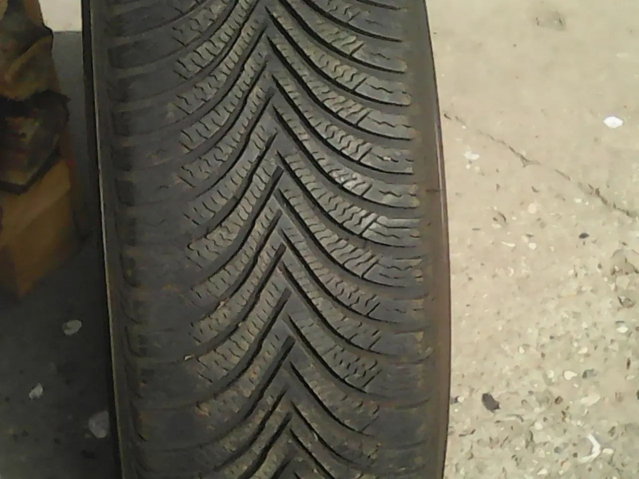 Billede 3 - 1 Michelin 16" vinterdæk