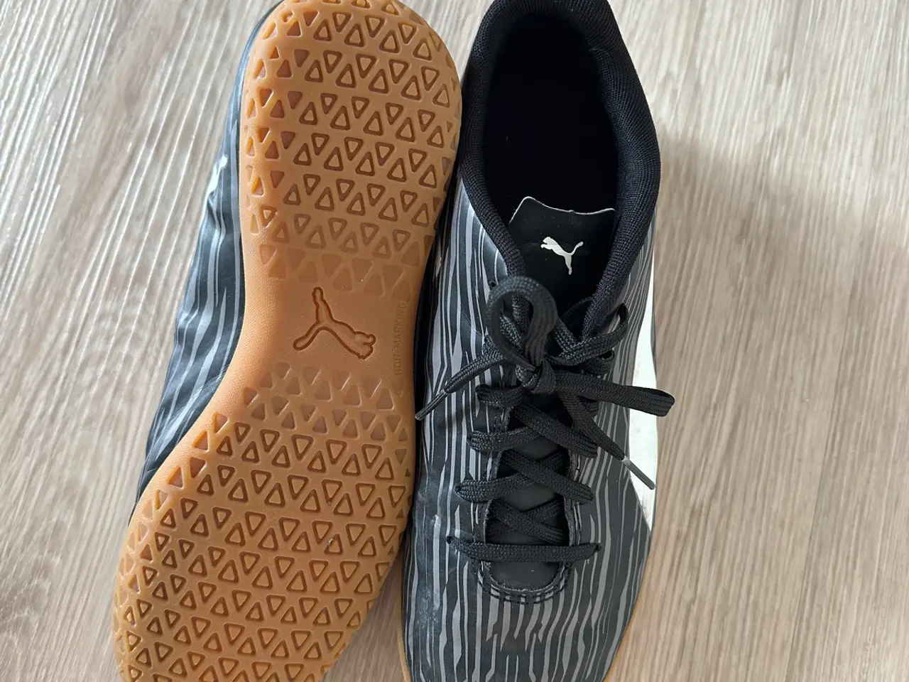 Billede 2 - PUMA indendørs fodboldsko. Str 44