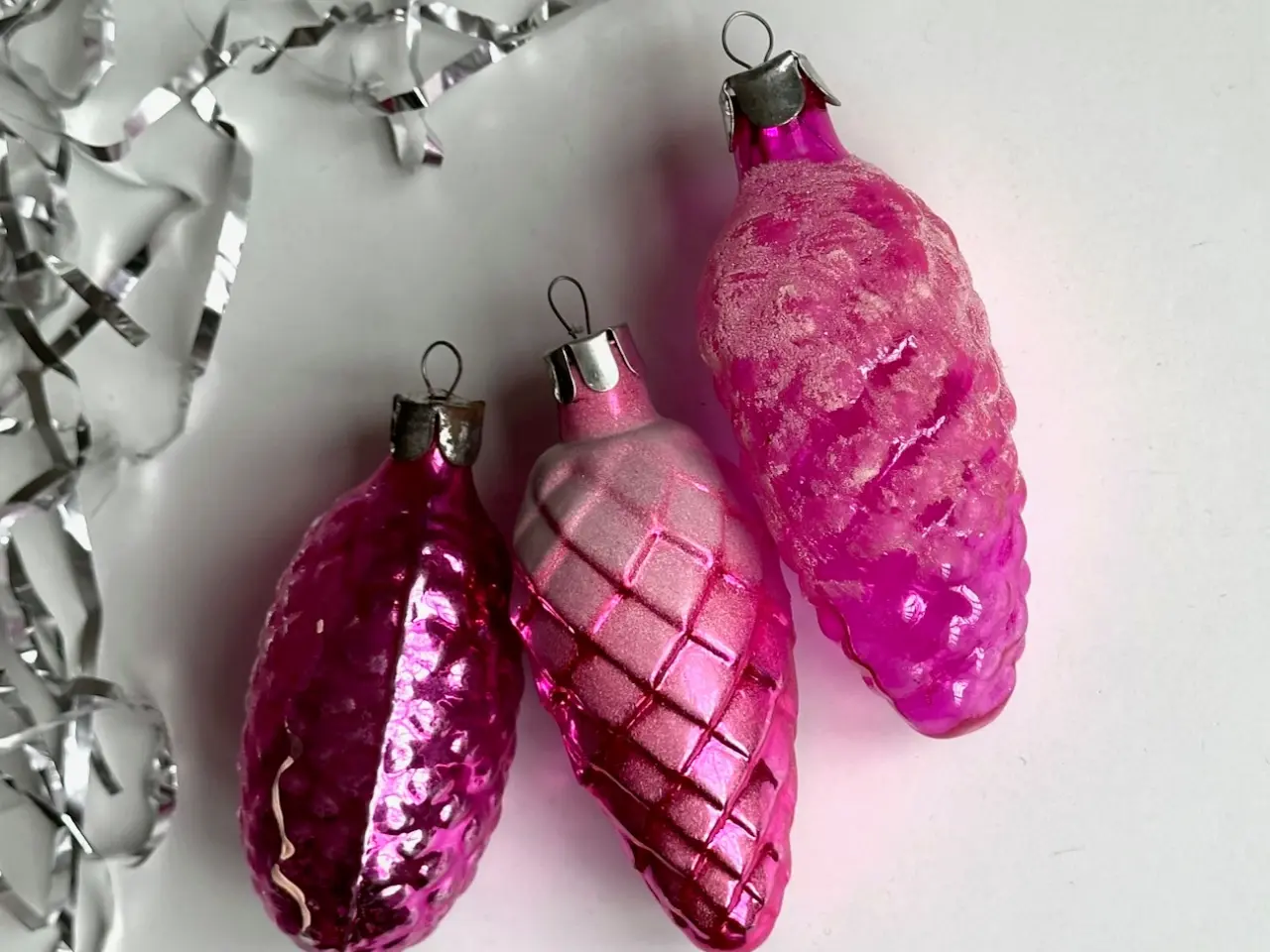 Billede 1 - Store pink kogler, 3 stk samlet