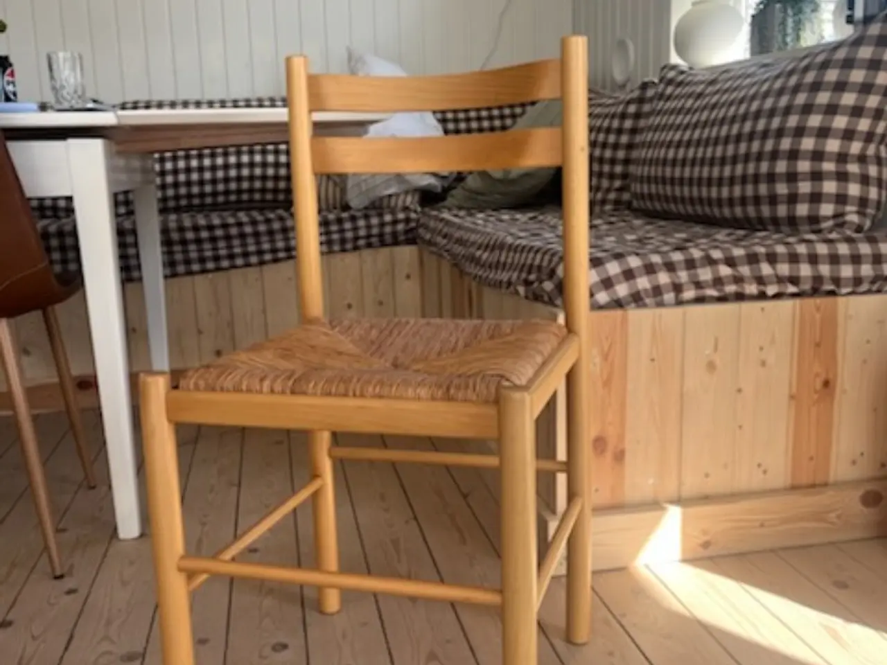 Billede 1 - 4 flotte stole sælges. 600 kr for alle 4.