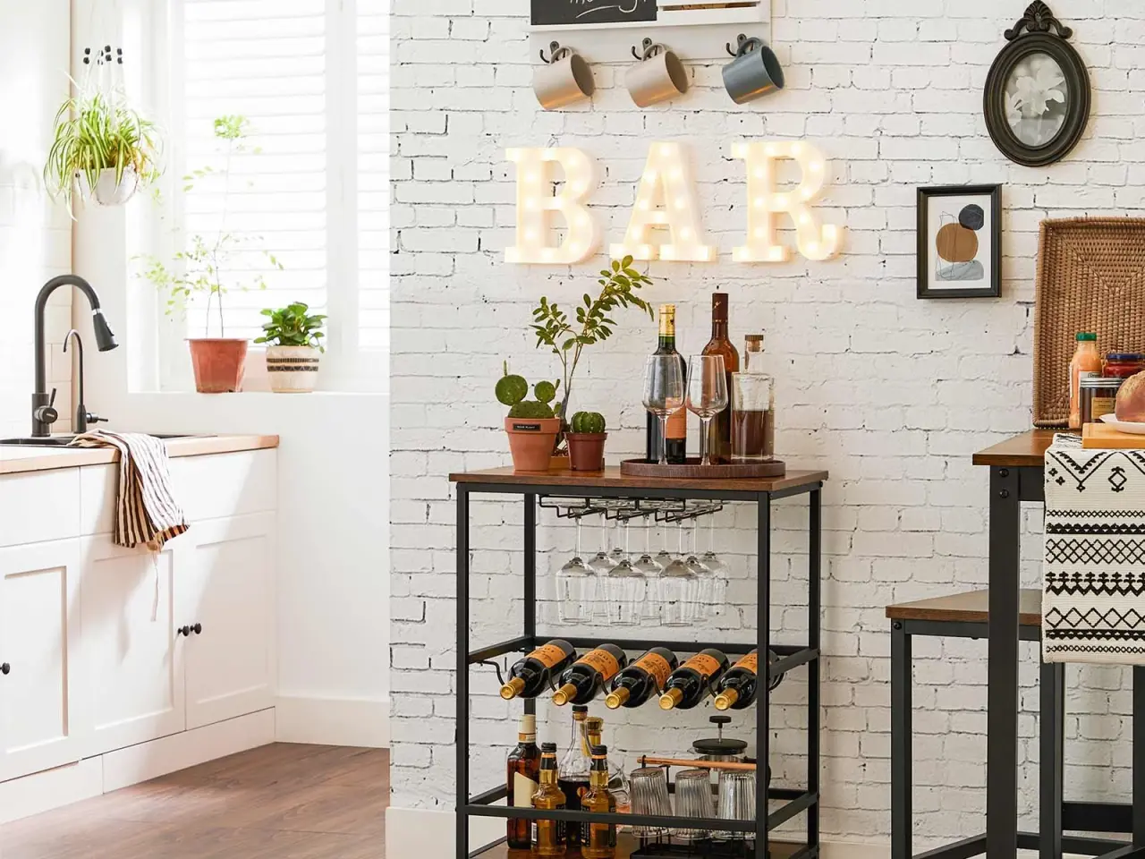 Billede 2 - Rullebord med vin- og glasholder industrielt design, 60 × 40 × 75 cm, rustik brun/sort