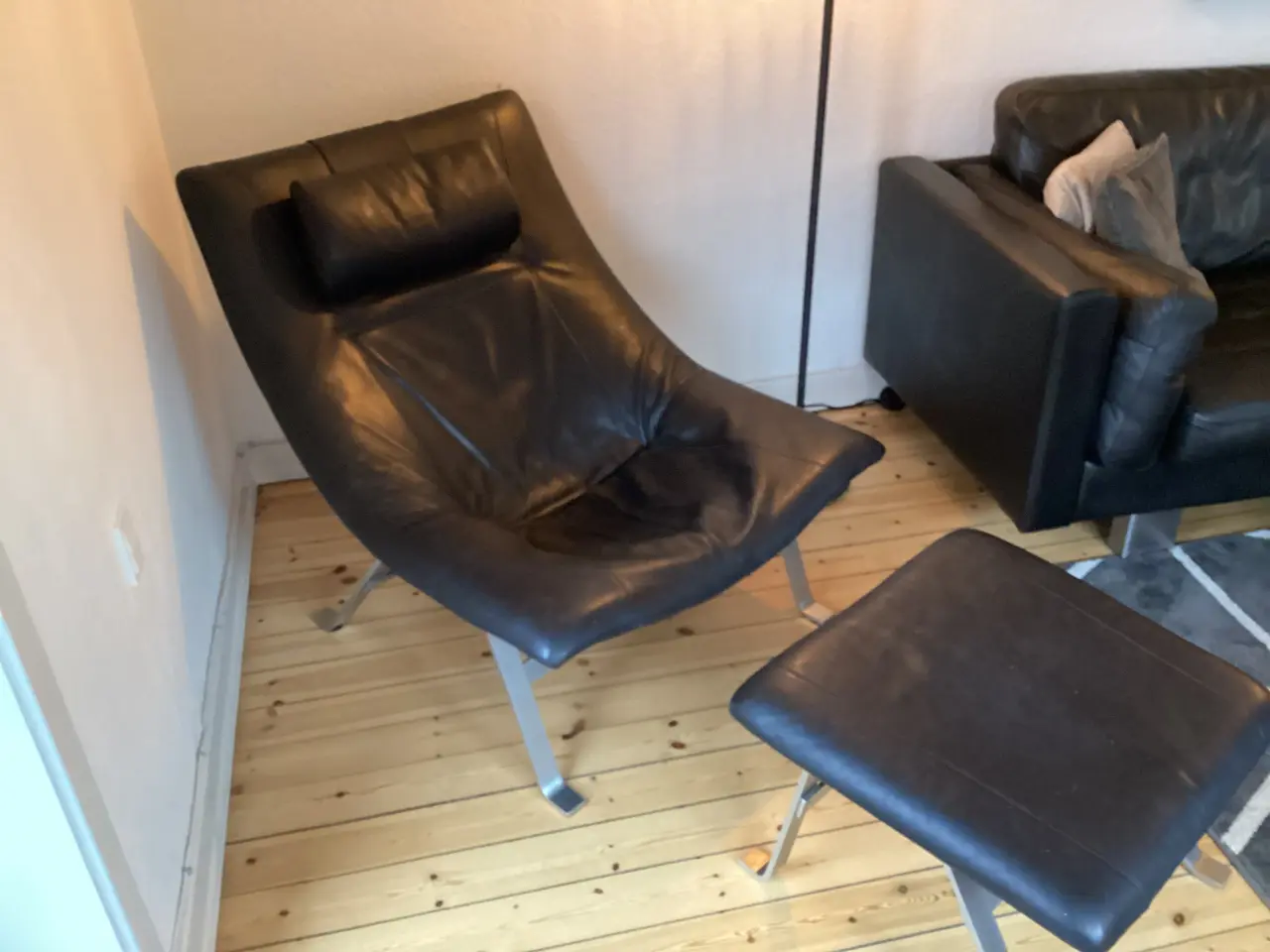 Billede 2 - Designer læderstol med skammel