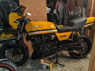 Kawasaki KZ1000J/R 1982 Retro mod.(Bull Dock Repli