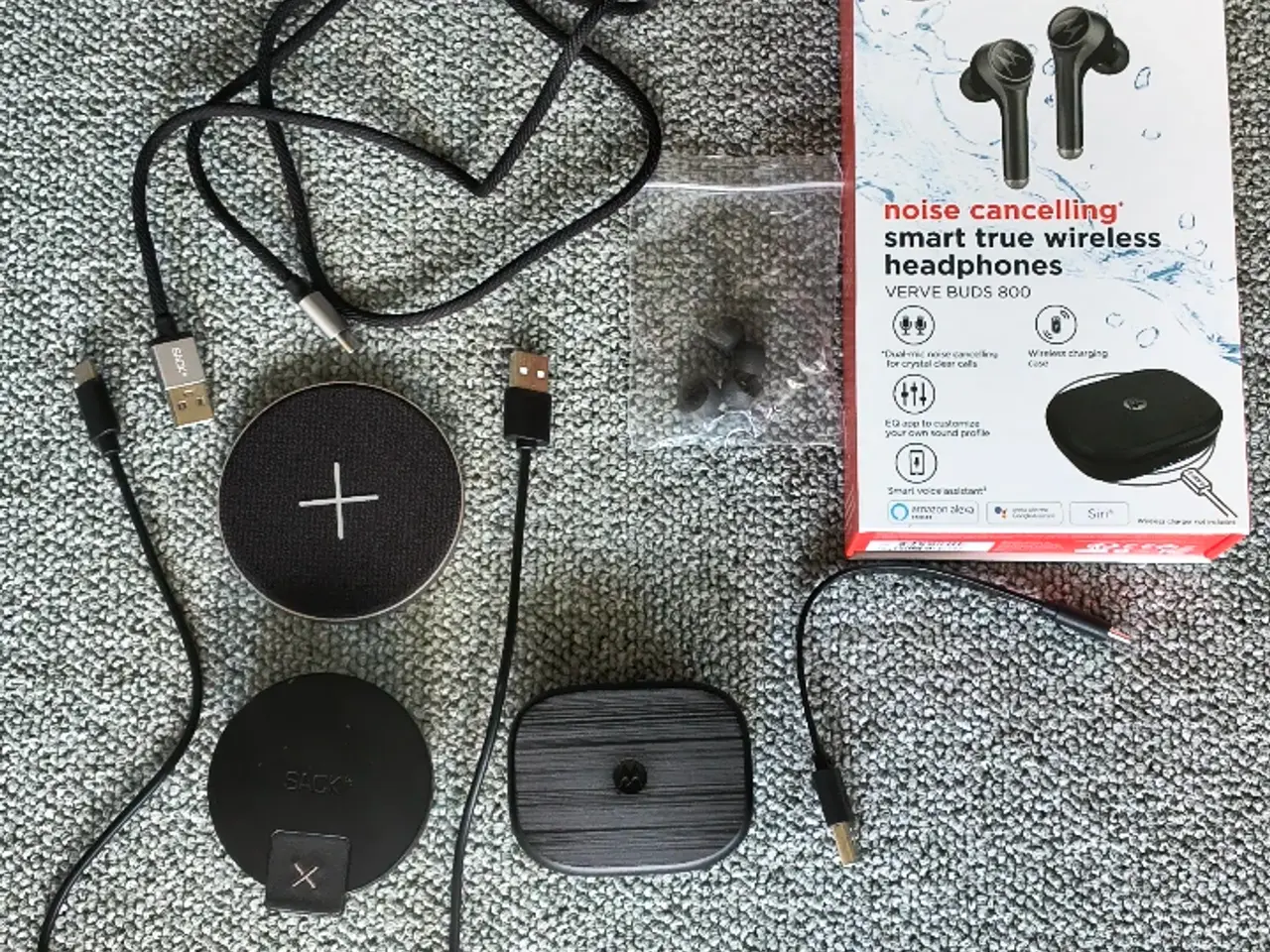 Billede 1 - Motorola og SACKit in Ears høretelefoner