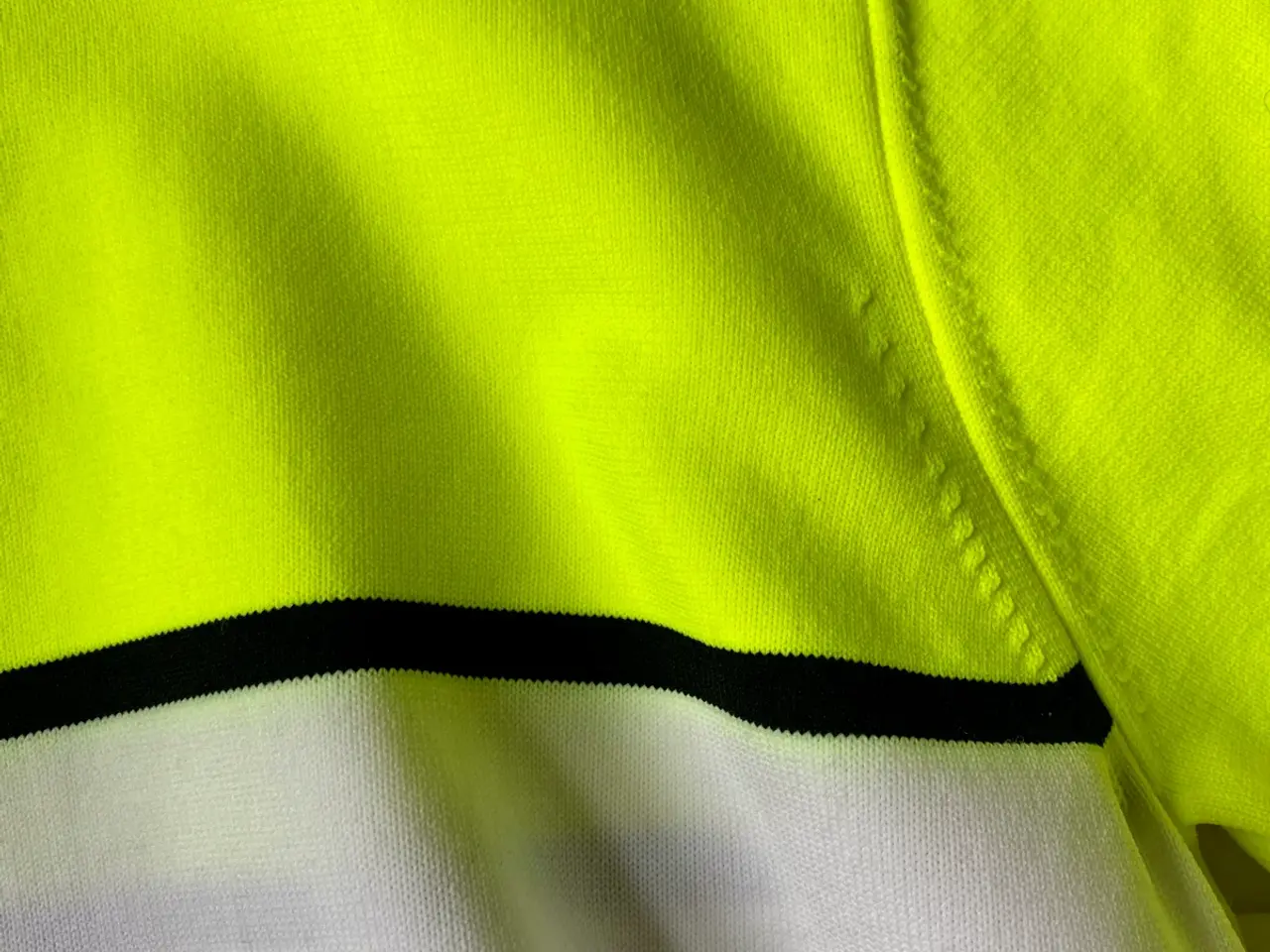 Billede 6 - Plys gul t-shirt M