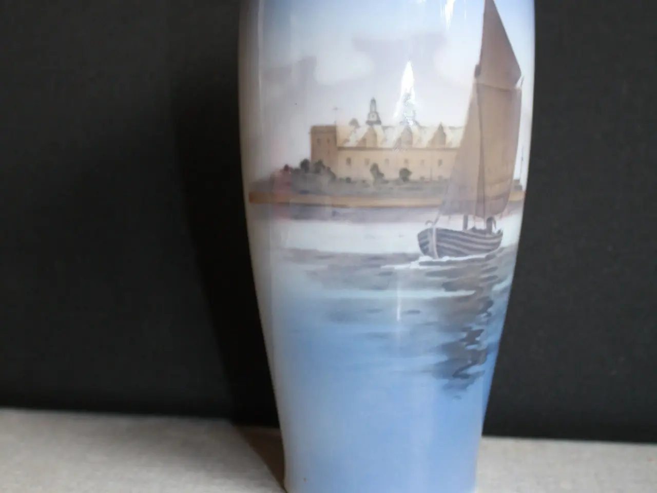 Billede 10 - Vase med kronborg