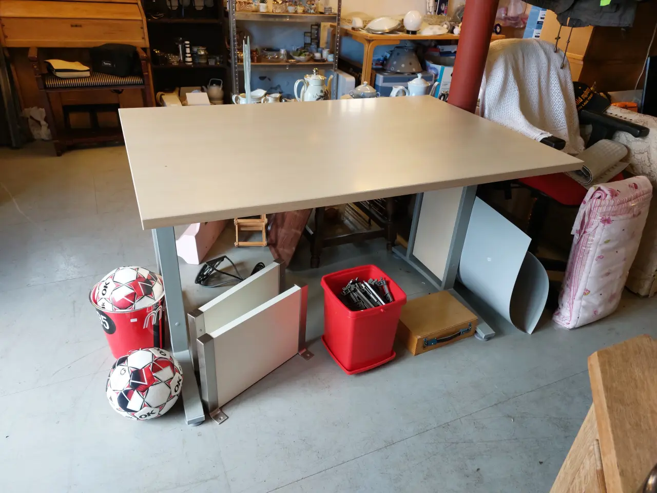 Billede 1 - Skrivebord