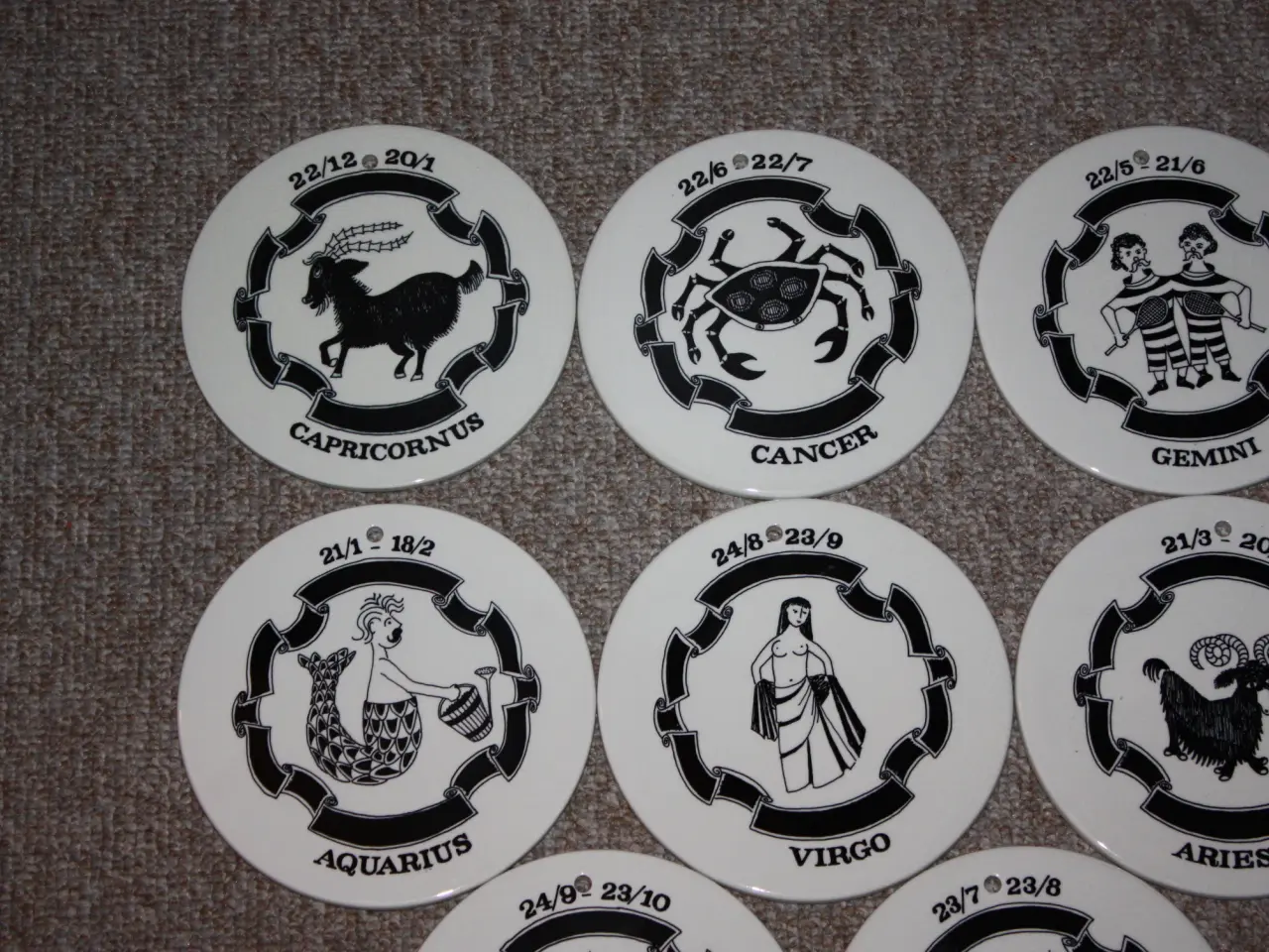 Billede 2 - Knabstrup horoskop platter diam. 15,3 cm