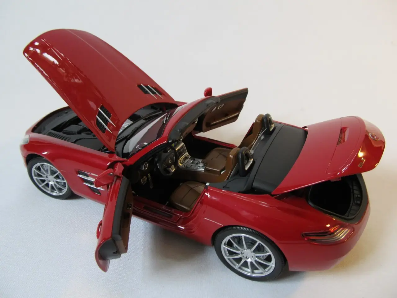 Billede 4 - 2011 Mercedes-Benz SLS AMG 1:18