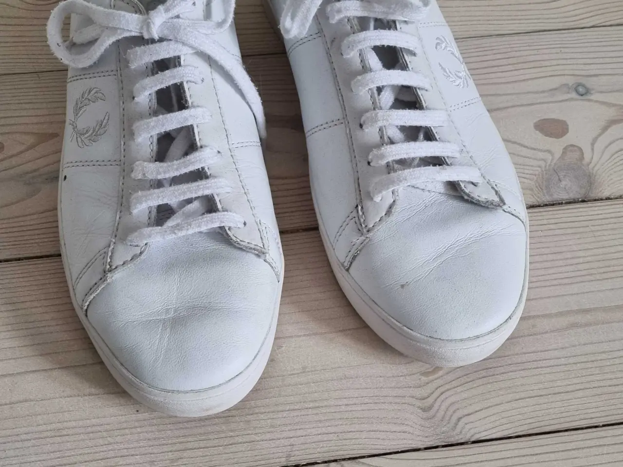 Billede 1 - Fred Perry sneakers. Hvide. Str. 41. Kun brugt 4 g