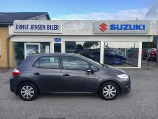 Toyota Auris 1,3 VVT-i T1