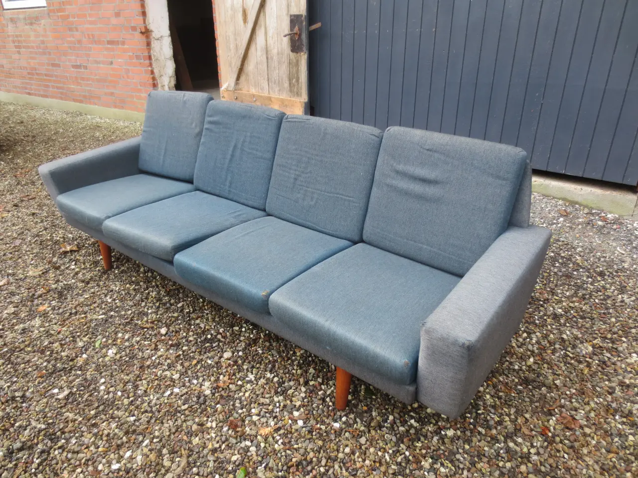 Billede 2 - 1 stk Retro 4 personers sofa med Teak ben 
