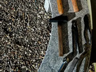 Brolægger hammer, blandt værktøj