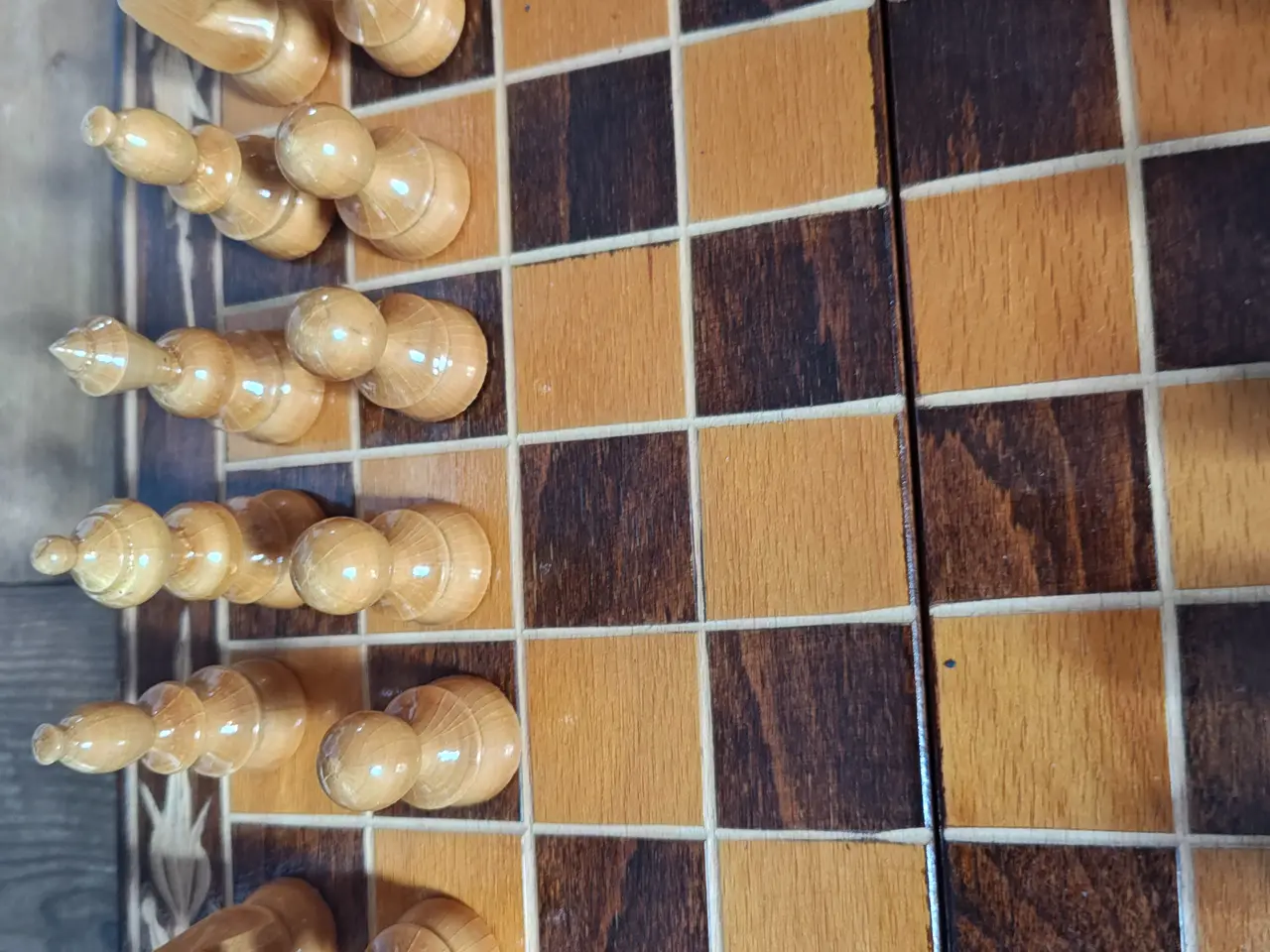 Billede 3 - Skak Brætspil i træ samt Backgammon
