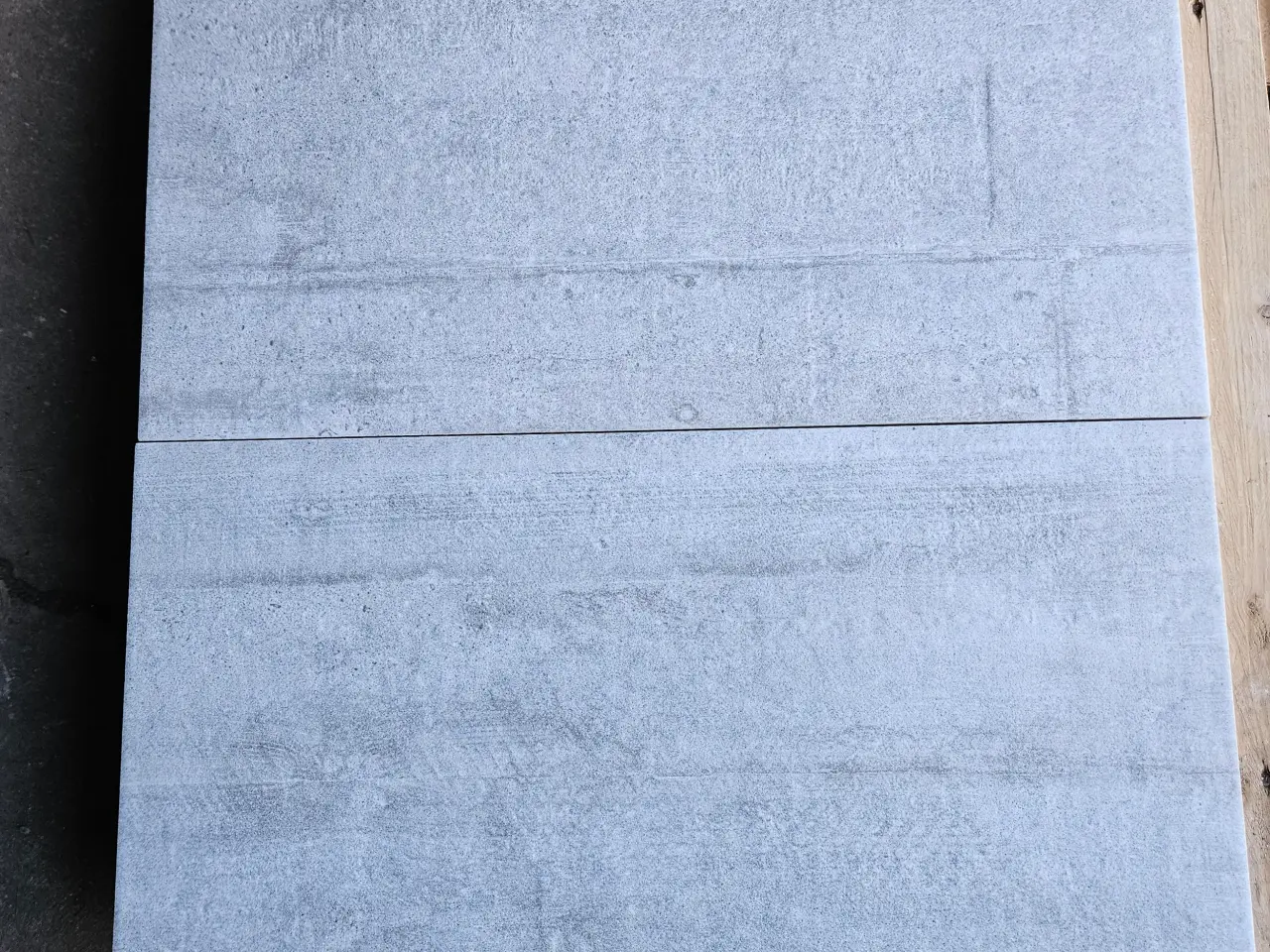 Billede 1 - Gulv- og vægklinke grå 33x60 cm