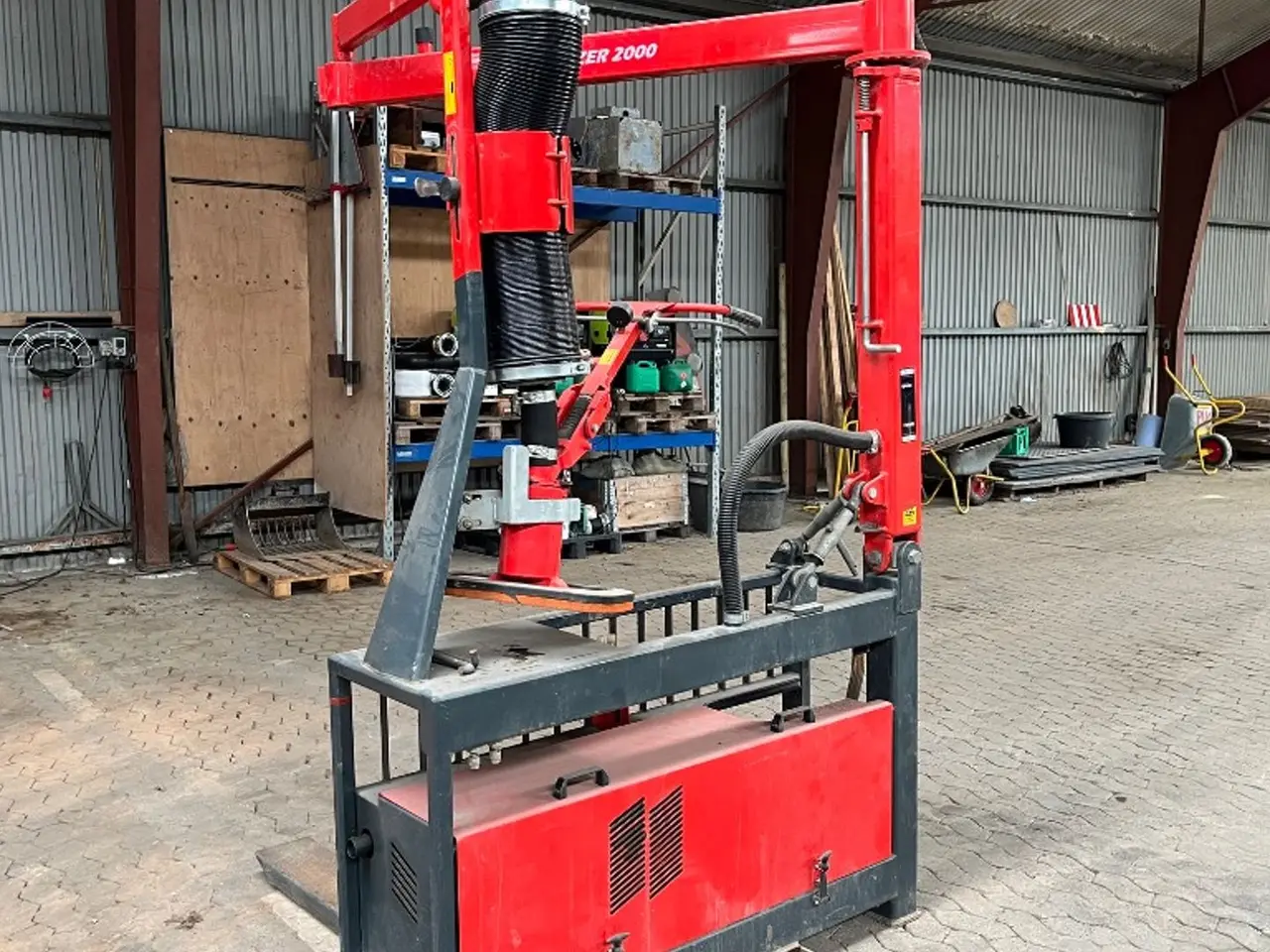 Billede 4 - AC Lift-Blazer 2000 fliseløft Med egen Honda benzinmotor.