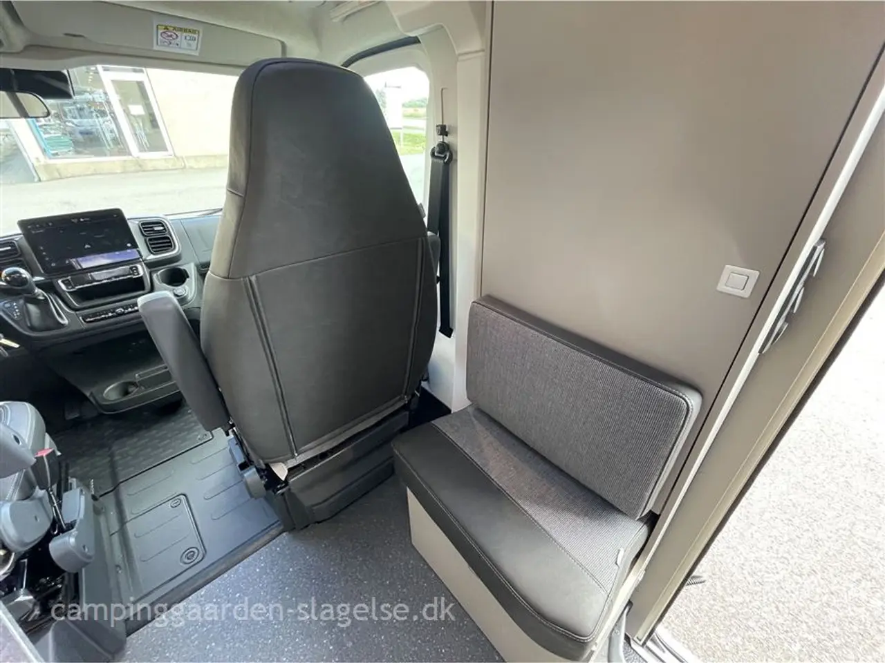 Billede 6 - 2027 - Adria Compact SL Select   Adria Compact SL Select – stor luksus i kompakt format