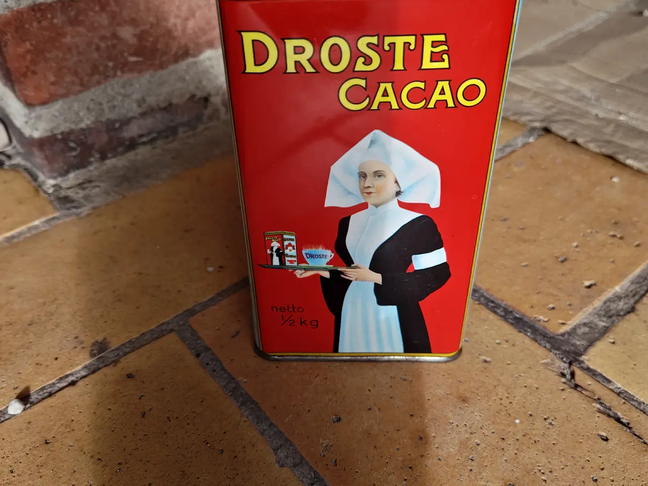 Billede 3 - Droste Cacao dåse med nonne - kakao