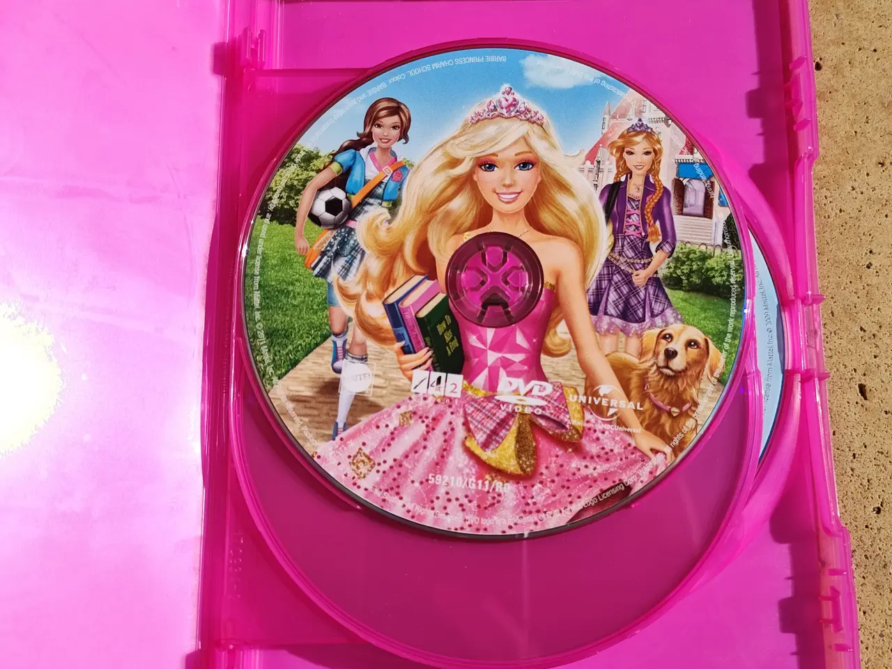 Billede 2 - Barbie samleboks m. 3 DVDfilm Prinsesse akademiet 