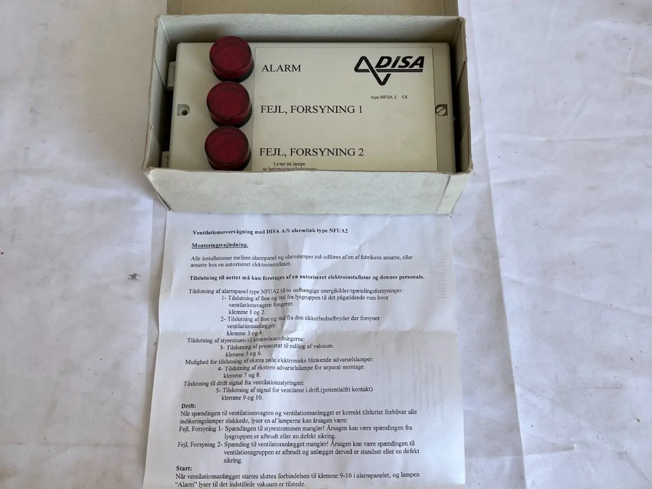 Billede 2 - DISA NFUA 2 Ventilation Alarm Panel 3 Red Lamps ny