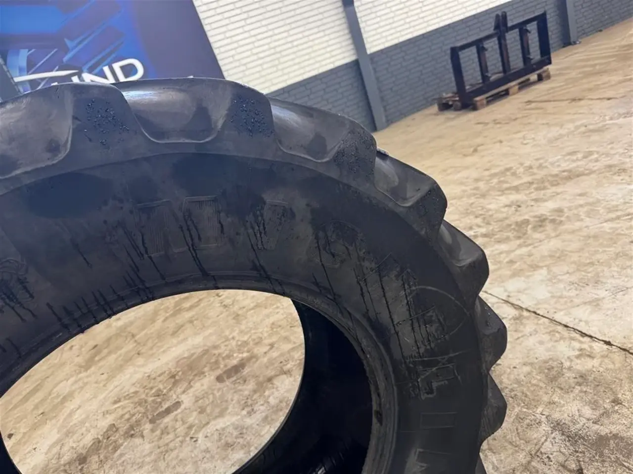 Billede 2 - Michelin 540/65R28