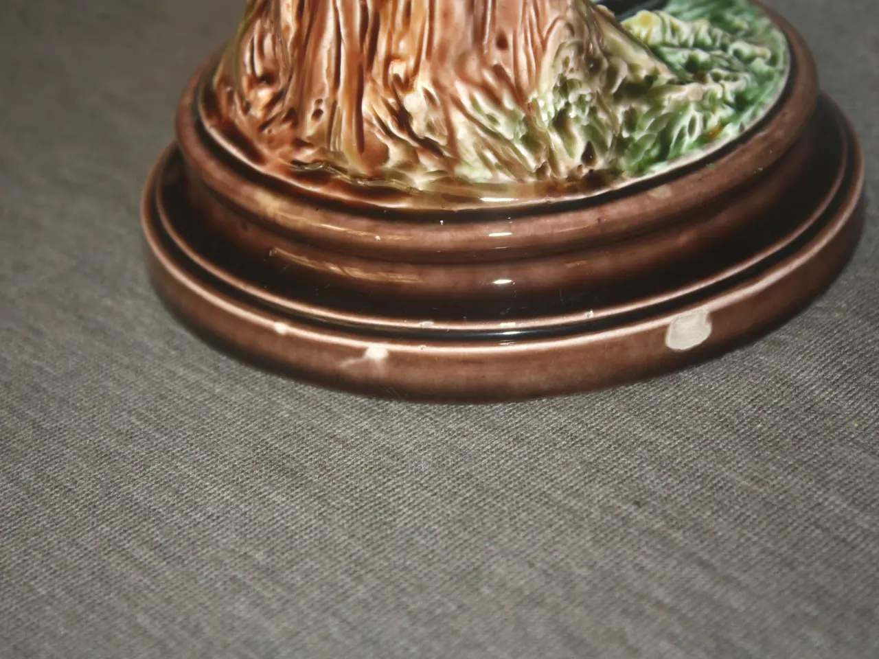 Billede 5 - Antik Figur 33,5 cm med en vase på bagsiden