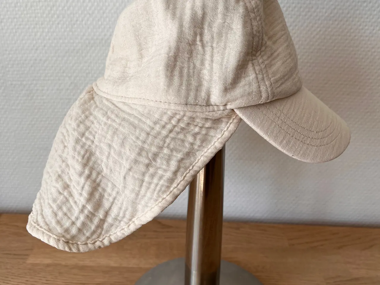 Billede 3 - SOM NY - solhat / sommerhat i str. 74/80